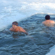 Рекомендовали не купаться на Крещение до освящения воды