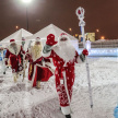 Девятнадцать Дедов Морозов появилось на открытии центральной елки у центра семьи «Казан» 