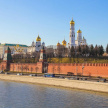 Кремль назвал условие сокращения апрельских нерабочих дней в России 