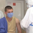 Российскую вакцину от COVID-19 ввели первым добровольцам