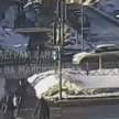 В Казани проехавший на «красный» автолихач сбил двух девочек на «зебре» - видео