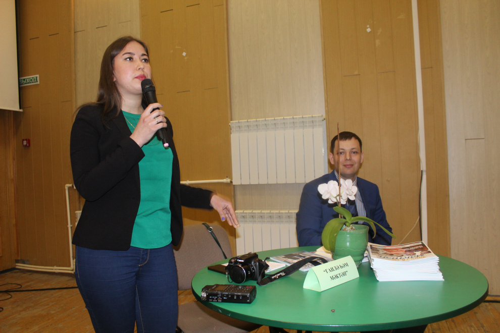 Наиля Гибадуллина приняла участие во встрече учителей РТ, посвященной теме журналистики и сохранению татарского языка. 