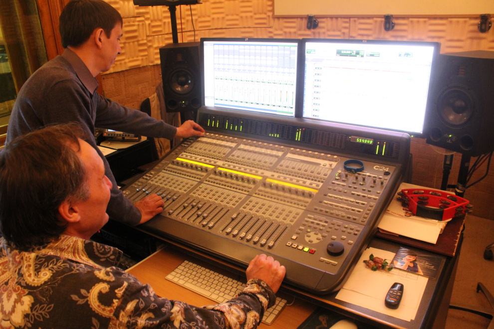 Квартет "Ventura" из Мексики записывали свой альбом в профессиональной звукозаписывающей студии "Болгар радиосы"